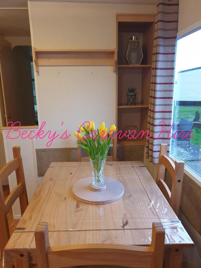 Becky'S Caravan At Marton Mere Blackpool Exterior photo